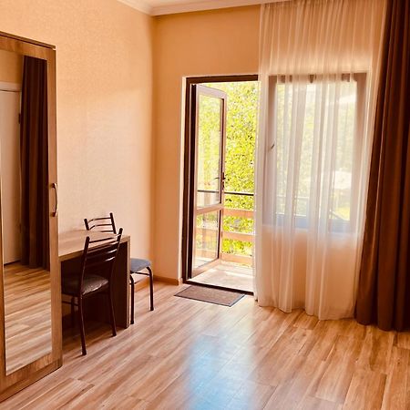 קזבגי Soso Burduli'S Guesthouse מראה חיצוני תמונה
