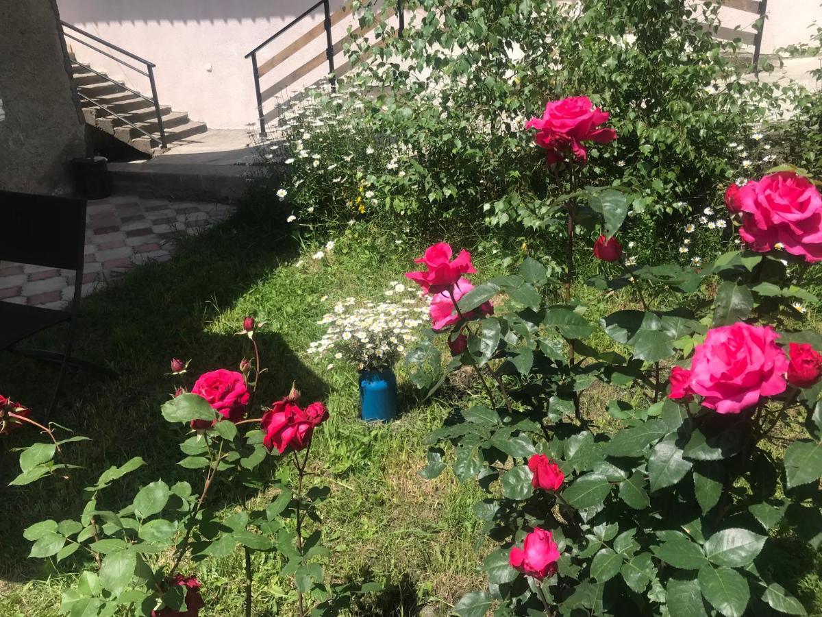 קזבגי Soso Burduli'S Guesthouse מראה חיצוני תמונה