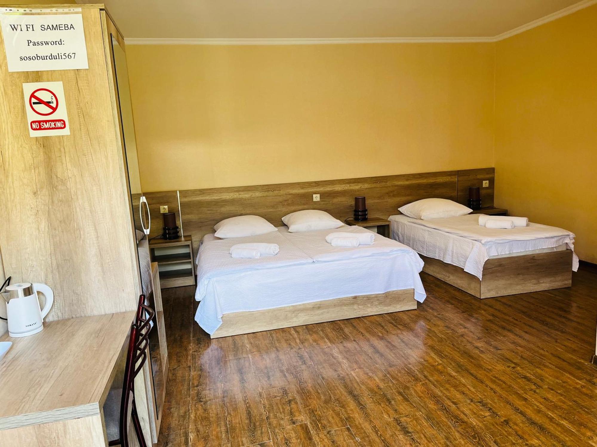 קזבגי Soso Burduli'S Guesthouse מראה חיצוני תמונה